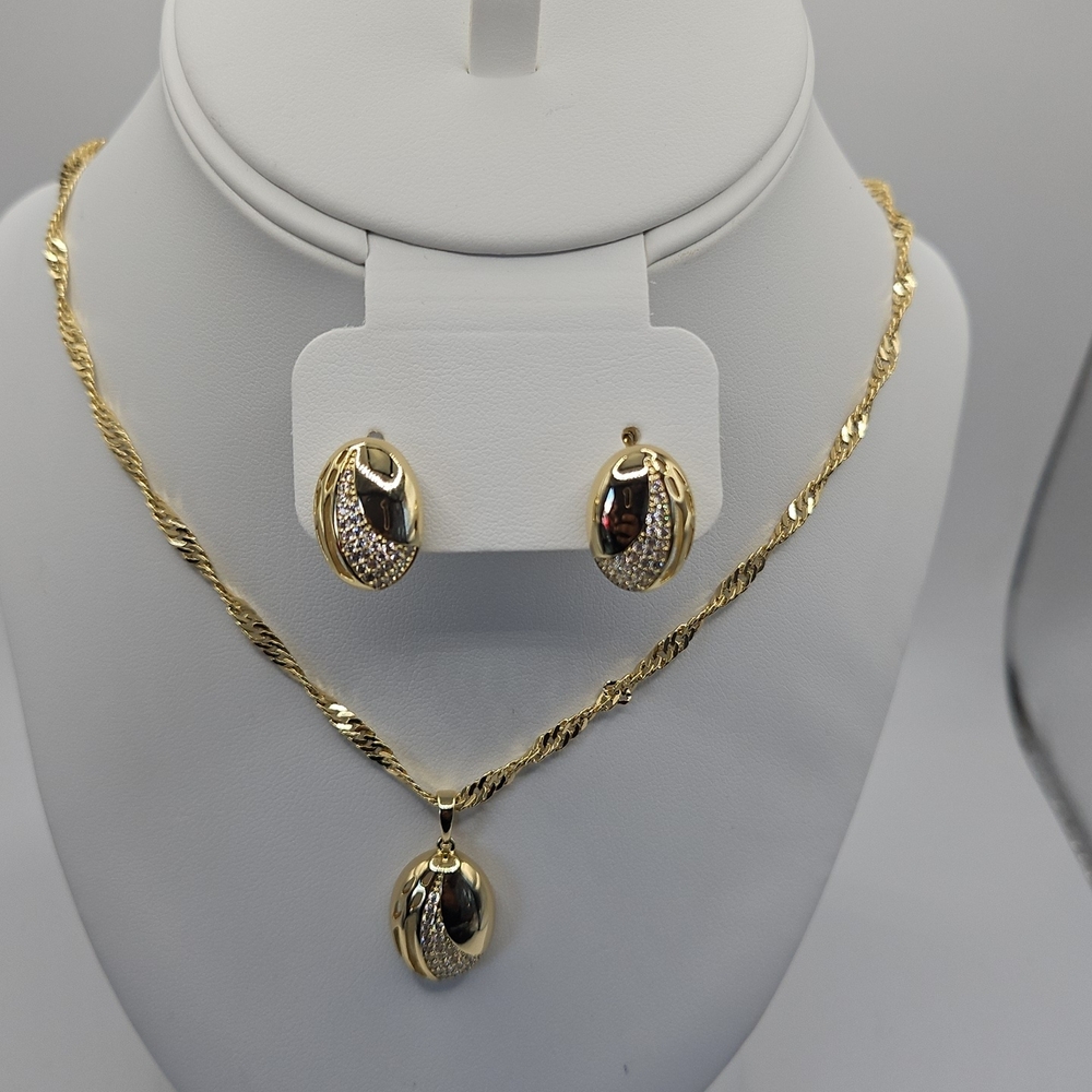 Elegant Gold and Silver Jewelry Set